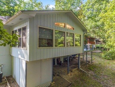 You will love this CHARMING updated 3 bed 2 bath home in - photo 34