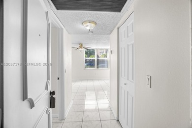 Beautiful first-floor corner unit in desirable Pine Ridge! This - photo 4