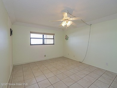 Unlock the potential of this charming coastal fixer with ocean - photo 15