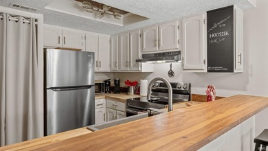 Escape to the beauty of Lake Monroe and discover easy, turnkey - photo 16