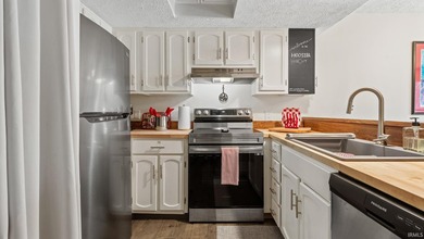 Escape to the beauty of Lake Monroe and discover easy, turnkey - photo 18