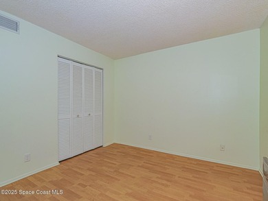 Unlock the potential of this charming coastal fixer with ocean - photo 23