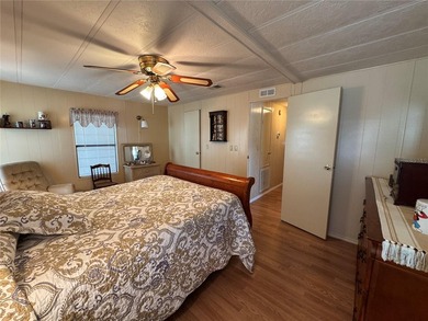 Charming 2-Bedroom, 2-Bath Home on a Corner Lot Near Lake Henry - photo 24