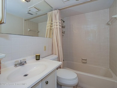 Unlock the potential of this charming coastal fixer with ocean - photo 25