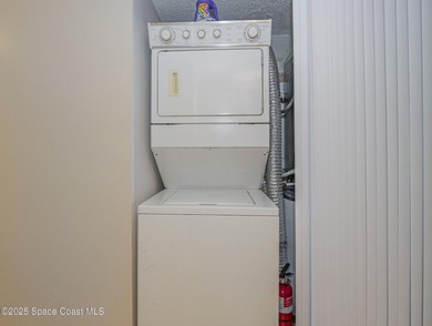 Unlock the potential of this charming coastal fixer with ocean - photo 26