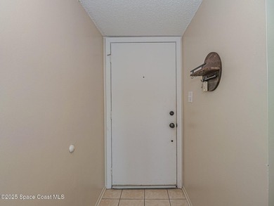 Unlock the potential of this charming coastal fixer with ocean - photo 27