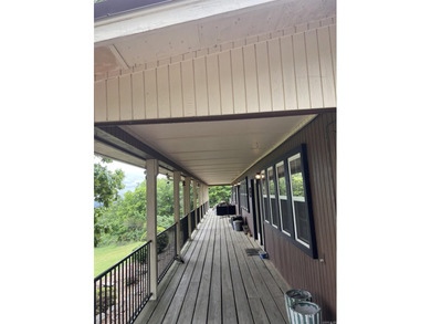 Hidden behind an iron gate, this 93+/- acre luxury estate offers - photo 30