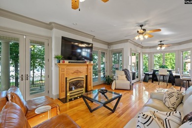 Welcome to this stunning luxury residence in the gated community - photo 10