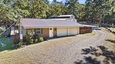 Hidden behind an iron gate, this 93+/- acre luxury estate offers - photo 33