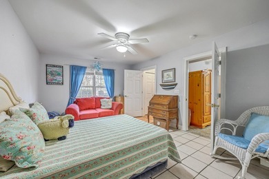 Nestled in a peaceful cul-de-sac within the gated Coosaw Creek - photo 33