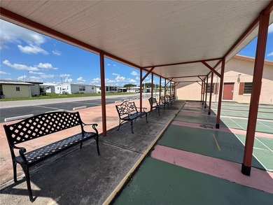 Charming 2-Bedroom, 2-Bath Home on a Corner Lot Near Lake Henry - photo 41