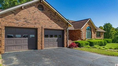This stunning home and 40x80 shop with man cave, is beautifully - photo 6