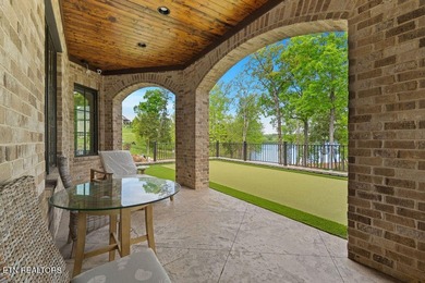 Introducing a beautifully crafted 2023 custom lakefront home in - photo 7