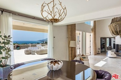Private Malibu Ocean-View Estate on approx. 5 acres spanning 13 - photo 12