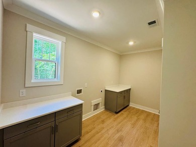 Luxury new construction in the gated lake community of Grand - photo 7
