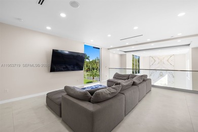 A recently completed modern residence offering refined scale - photo 20