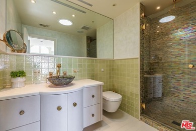 Private Malibu Ocean-View Estate on approx. 5 acres spanning 13 - photo 27