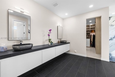 A recently completed modern residence offering refined scale - photo 27