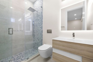 A recently completed modern residence offering refined scale - photo 29