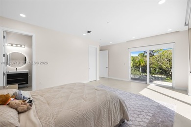 A recently completed modern residence offering refined scale - photo 31