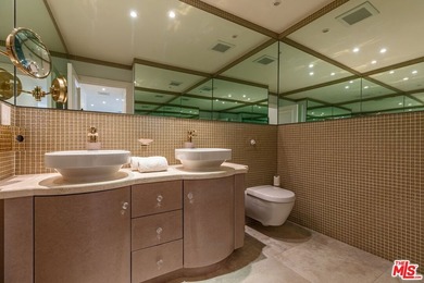 Private Malibu Ocean-View Estate on approx. 5 acres spanning 13 - photo 32