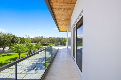 A recently completed modern residence offering refined scale - photo 33