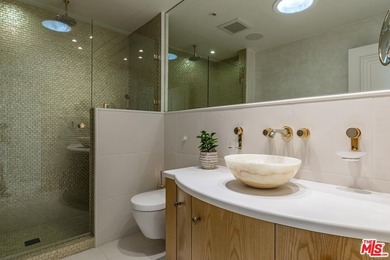 Private Malibu Ocean-View Estate on approx. 5 acres spanning 13 - photo 34