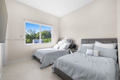 A recently completed modern residence offering refined scale - photo 35