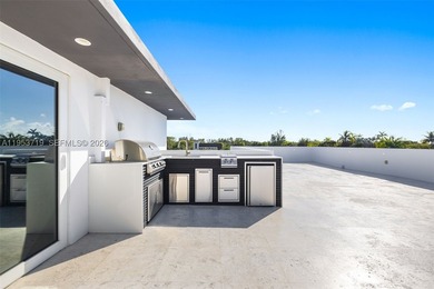 A recently completed modern residence offering refined scale - photo 40