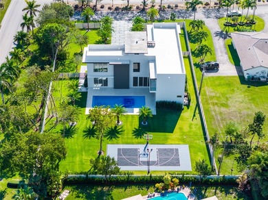 A recently completed modern residence offering refined scale - photo 50