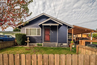 South Tenmile Lake Home For Sale in Lakeside Oregon