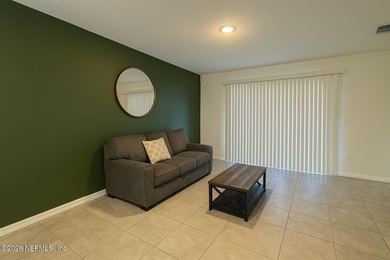 Well-maintained townhome just minutes from downtown and the - photo 4