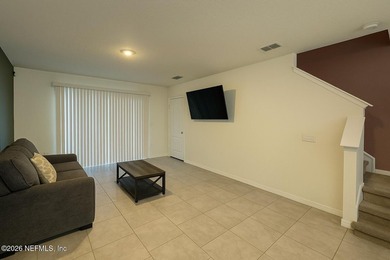 Well-maintained townhome just minutes from downtown and the - photo 5