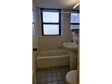 Move right into this beautifully renovated 2-bedroom, 1-bath - photo 11