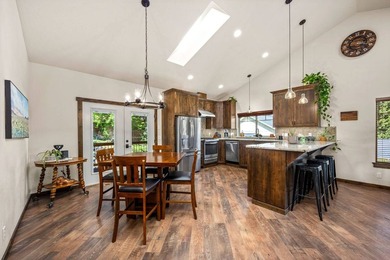 Welcome to The Tree House at Avondale Lane, a one-of-a-kind - photo 12