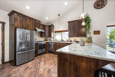 Welcome to The Tree House at Avondale Lane, a one-of-a-kind - photo 13