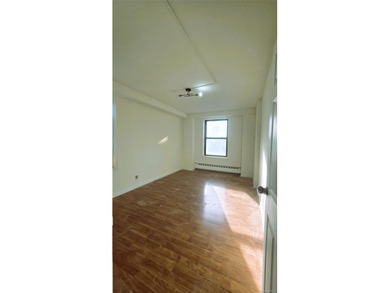 Move right into this beautifully renovated 2-bedroom, 1-bath - photo 16