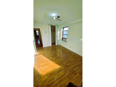 Move right into this beautifully renovated 2-bedroom, 1-bath - photo 17