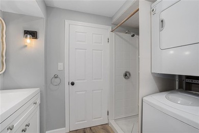 Unique two-family log cabin in the desirable Riverside area - photo 18