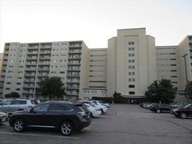 PRICE REDUCED. Waterfront 2 bedroom, 2 full bath unit. Panoramic - photo 1