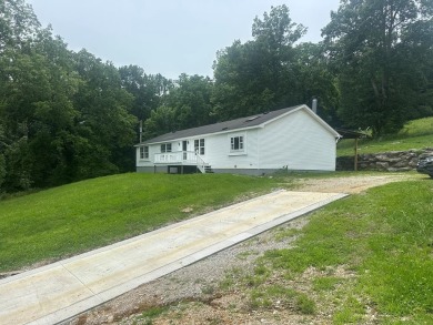Lake Home For Sale in Buffalo Valley, Tennessee