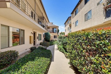 Don't miss this cute 1 bedroom, 1 bath condo, 3 blocks from the - photo 4