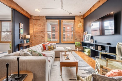 This is one of two beautifully-designed, front-facing units