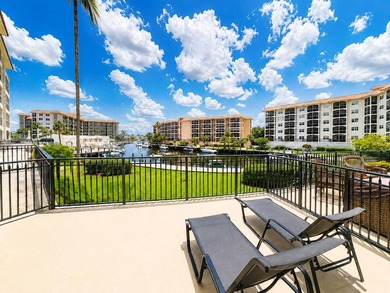 Rarely available, spacious split 2br, 2ba corner in San Remo - photo 1