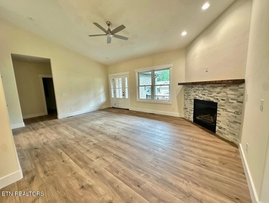 Stunning brick front New Construction! This 3 bedrooms, 2 bath - photo 5