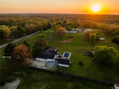 Welcome to The Bentonville Trailside Homestead, a beautifully - photo 1