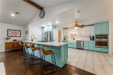 Welcome to The Bentonville Trailside Homestead, a beautifully - photo 4