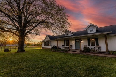 Welcome to The Bentonville Trailside Homestead, a beautifully - photo 5