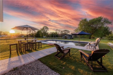 Welcome to The Bentonville Trailside Homestead, a beautifully - photo 8