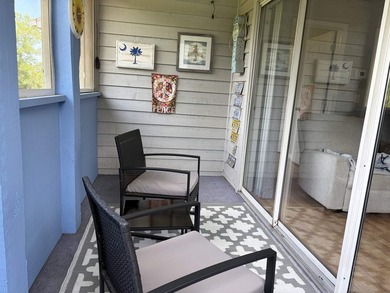 Don't miss out on this desirable top floor end unit offering - photo 24